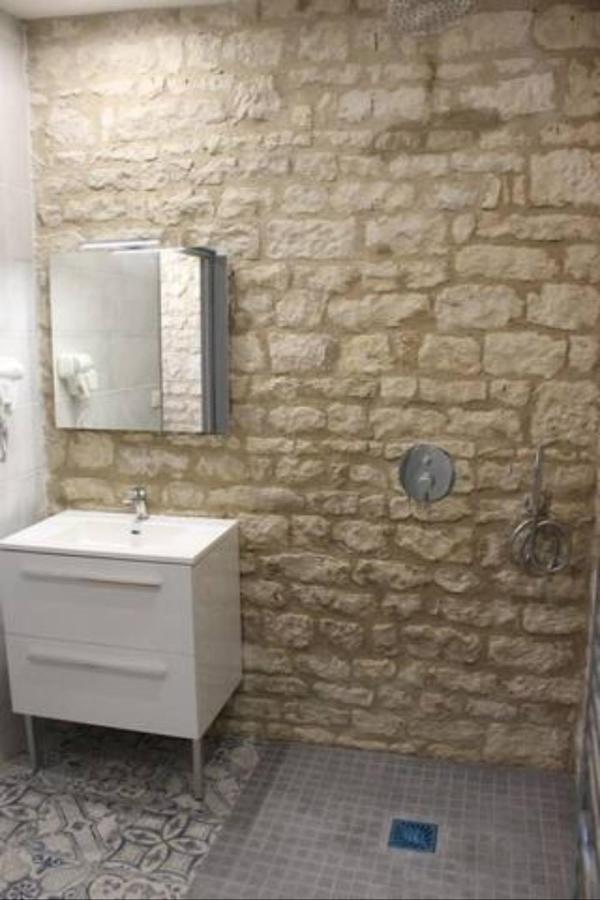 Château des Loups - Les Cèdres Bleus Echire Esterno foto
