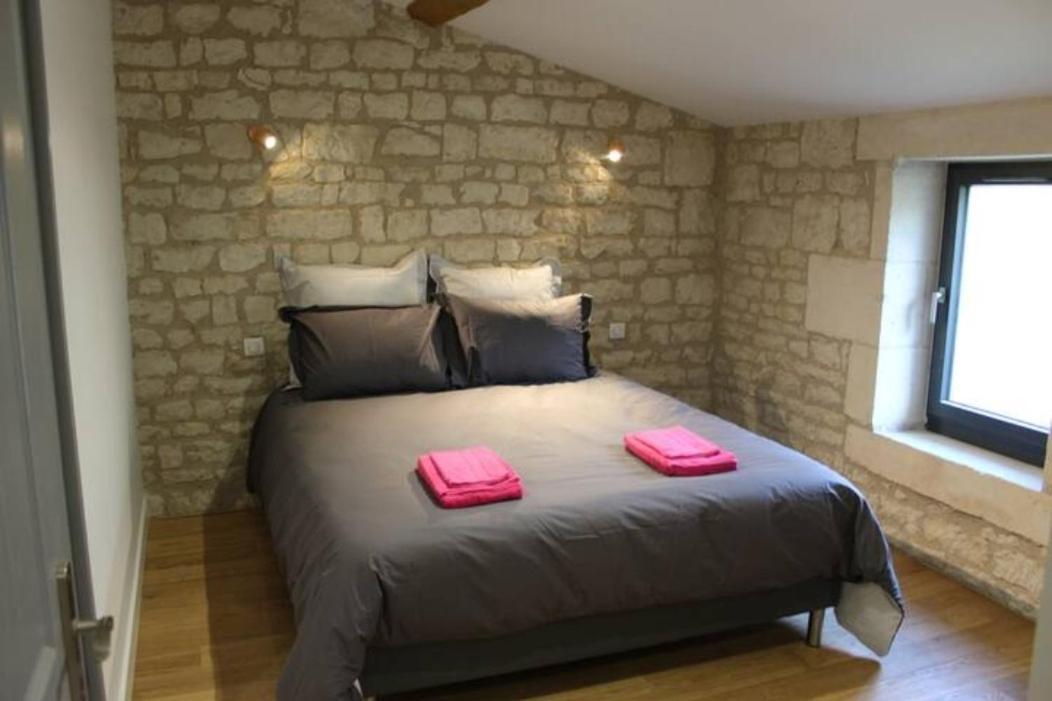 Château des Loups - Les Cèdres Bleus Echire Esterno foto