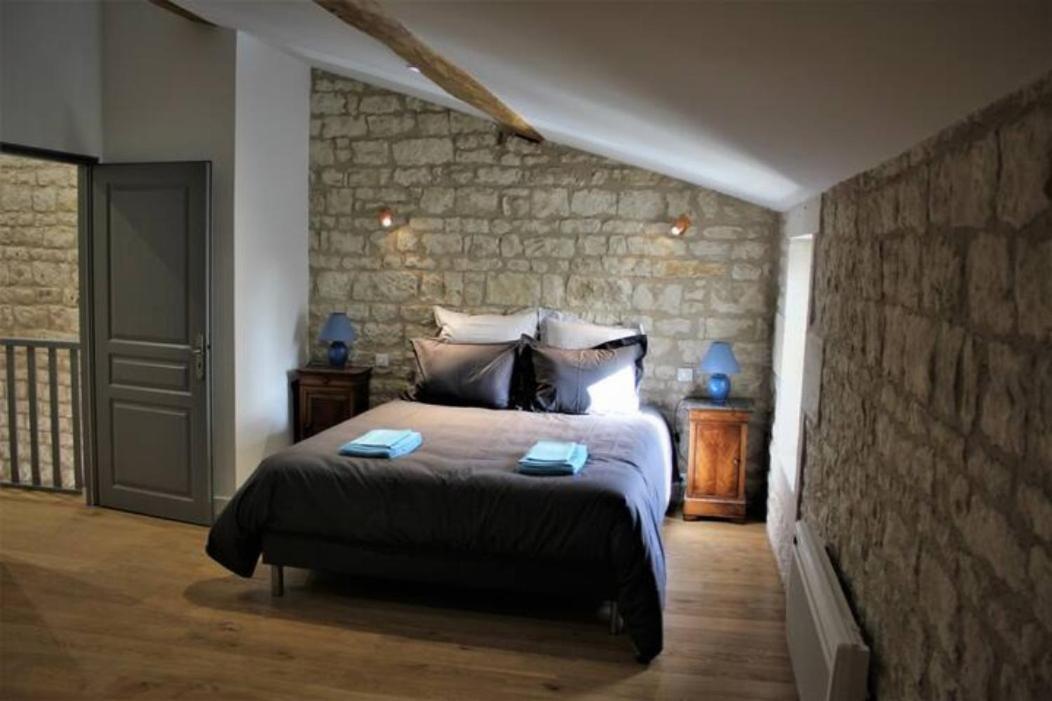 Château des Loups - Les Cèdres Bleus Echire Esterno foto