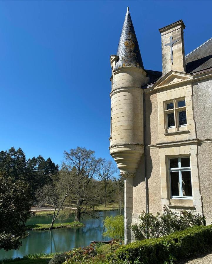 Château des Loups - Les Cèdres Bleus Echire Esterno foto