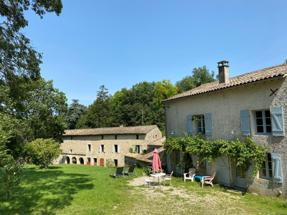 Château des Loups - Les Cèdres Bleus Echire Esterno foto
